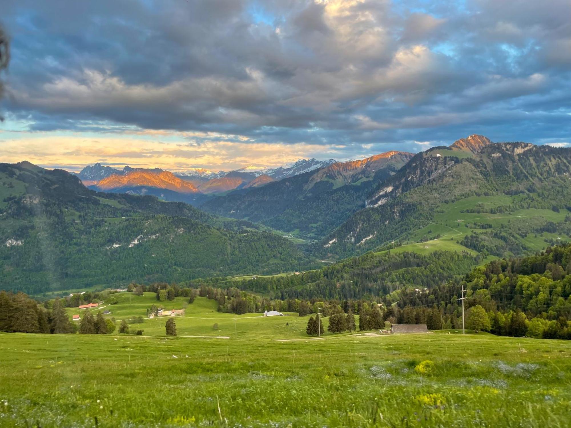 Auberge De L'Ange Albeuve Dış mekan fotoğraf
