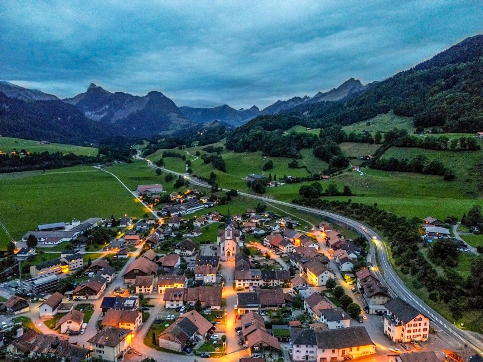 Auberge De L'Ange Albeuve Dış mekan fotoğraf